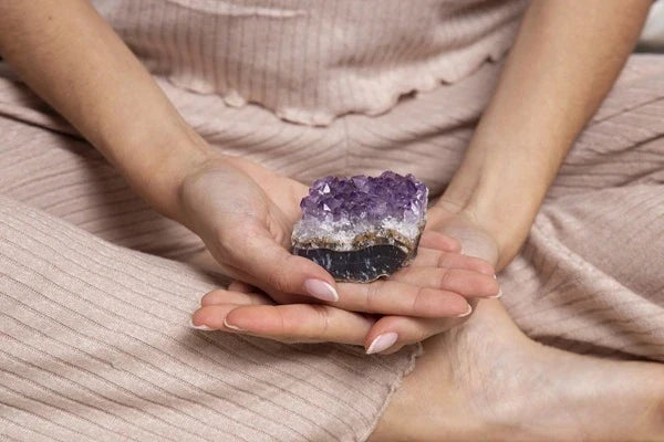 How to Meditate with Crystals