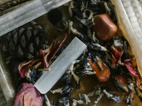 7 Best Crystals for Negative Energy: Restoring Clarity and Protection